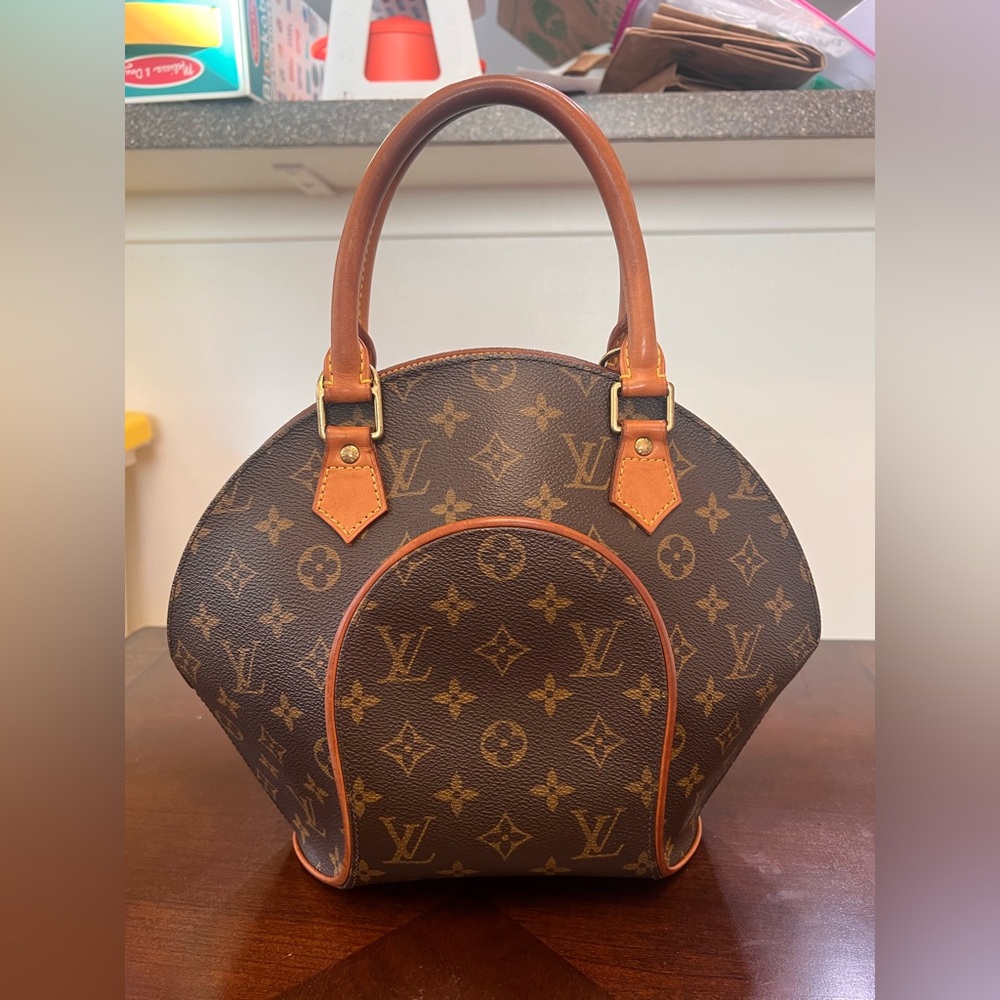 Louis Vuitton Ellipse PM SF0920